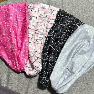 4 Dental headbands with side buttons for your mask.